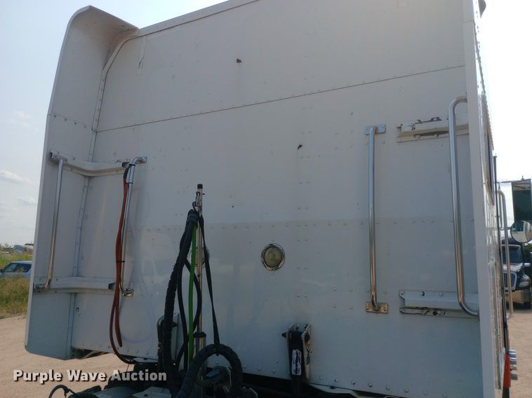 image for item NY9350 2002 Peterbilt 379 semi truck