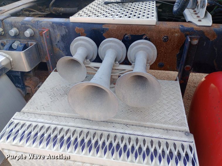 image for item NY9350 2002 Peterbilt 379 semi truck