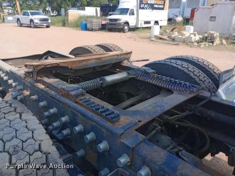 image for item NY9350 2002 Peterbilt 379 semi truck