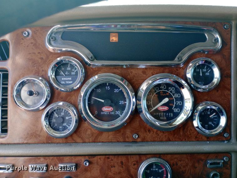 image for item NY9350 2002 Peterbilt 379 semi truck