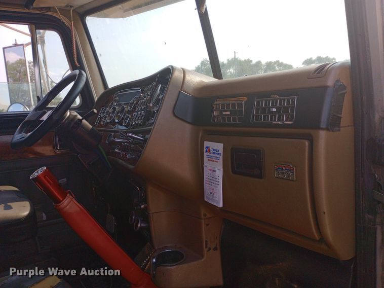 image for item NY9350 2002 Peterbilt 379 semi truck