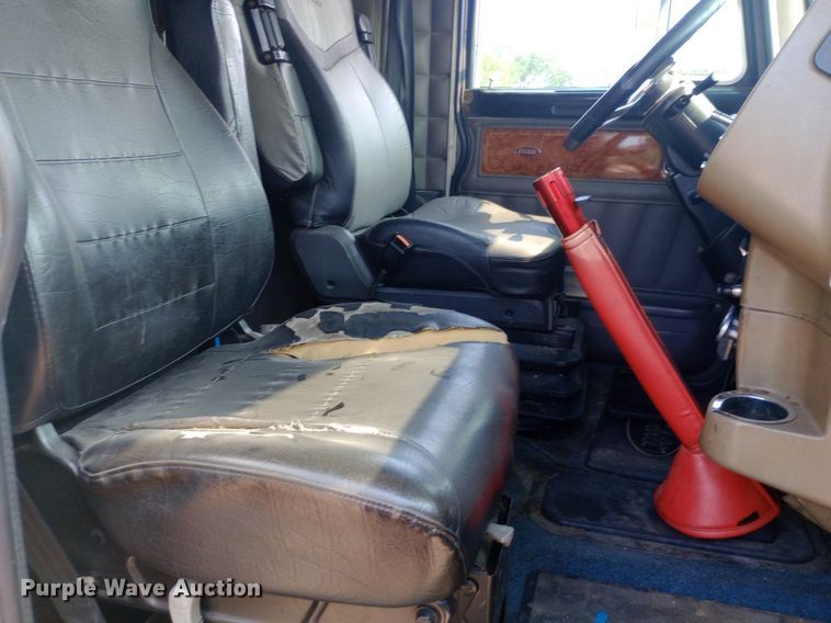 image for item NY9350 2002 Peterbilt 379 semi truck