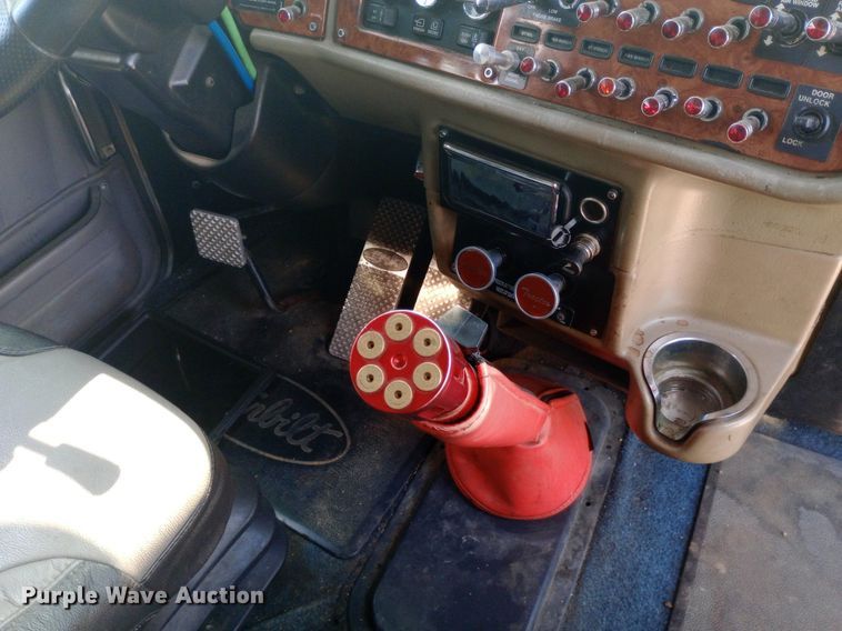 image for item NY9350 2002 Peterbilt 379 semi truck