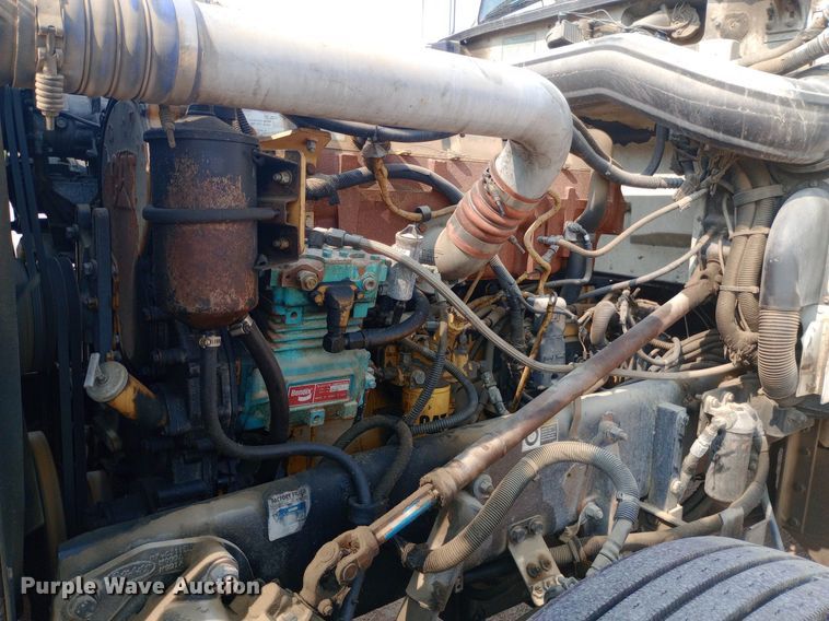 image for item NY9350 2002 Peterbilt 379 semi truck