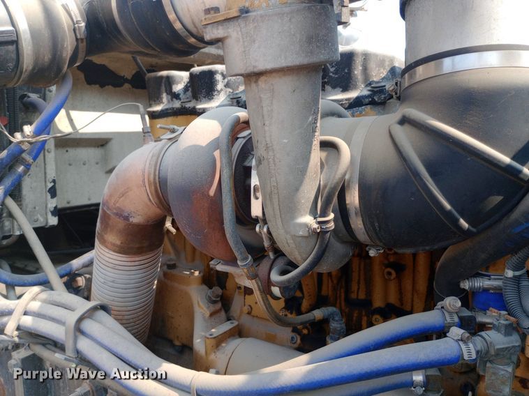 image for item NY9350 2002 Peterbilt 379 semi truck