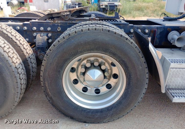 image for item NY9350 2002 Peterbilt 379 semi truck