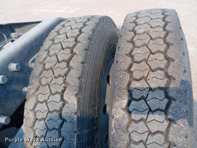 image for item NY9350 2002 Peterbilt 379 semi truck