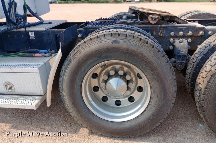 image for item NY9350 2002 Peterbilt 379 semi truck