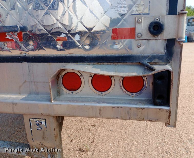 image for item NY9351 2006 Great Dane refrigerated van trailer