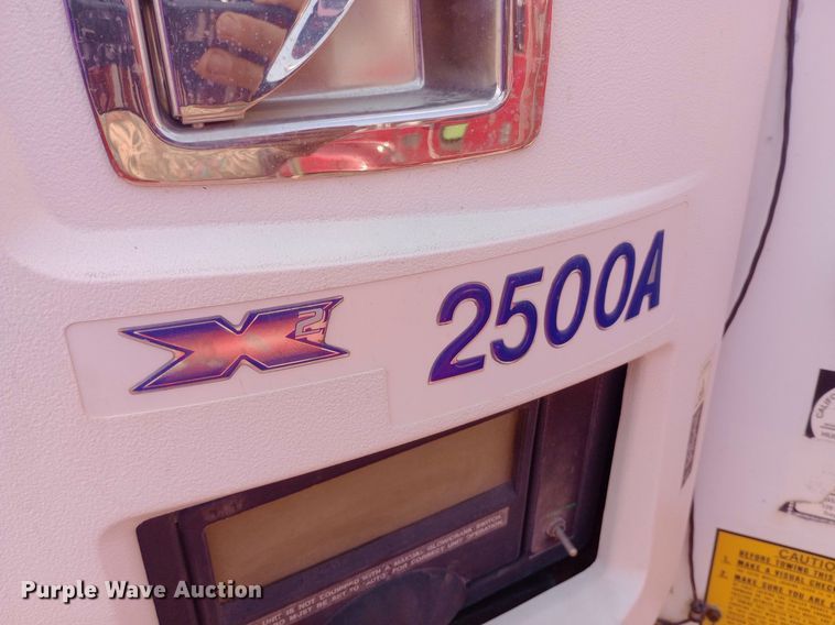 image for item NY9352 2009 Utility 3000R refrigerated van trailer