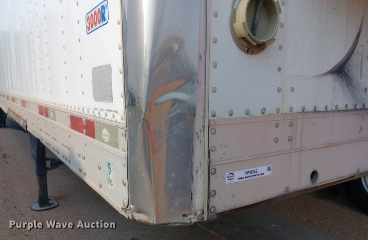 image for item NY9352 2009 Utility 3000R refrigerated van trailer