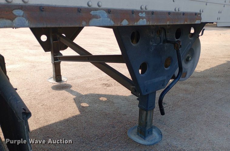 image for item NY9352 2009 Utility 3000R refrigerated van trailer