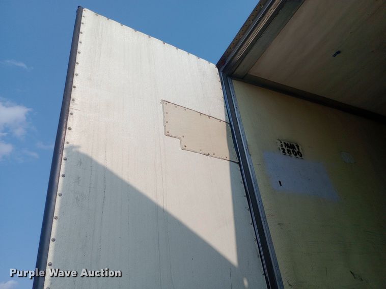 image for item NY9352 2009 Utility 3000R refrigerated van trailer