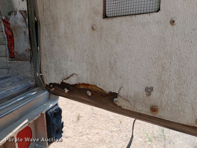 image for item NY9352 2009 Utility 3000R refrigerated van trailer