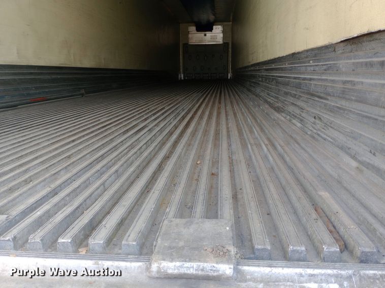 image for item NY9352 2009 Utility 3000R refrigerated van trailer