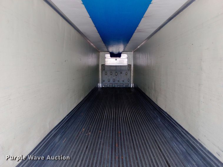 image for item NY9352 2009 Utility 3000R refrigerated van trailer