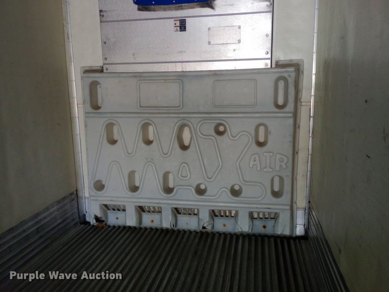 image for item NY9352 2009 Utility 3000R refrigerated van trailer