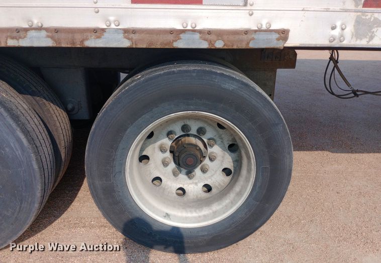 image for item NY9352 2009 Utility 3000R refrigerated van trailer