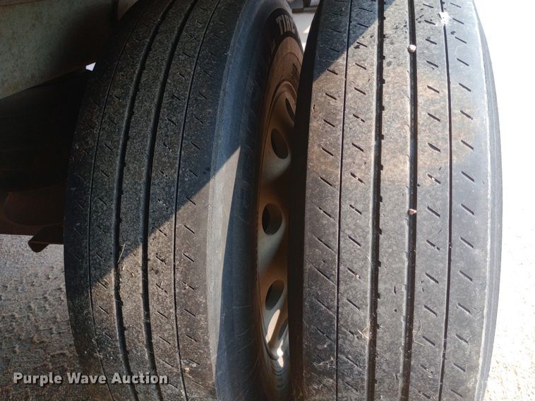 image for item NY9352 2009 Utility 3000R refrigerated van trailer