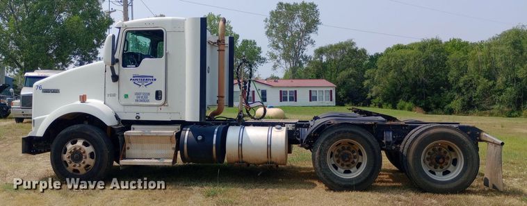image for item NY9374 2012 Kenworth  T800 semi truck