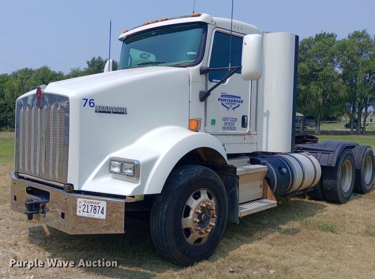 image for item NY9374 2012 Kenworth  T800 semi truck