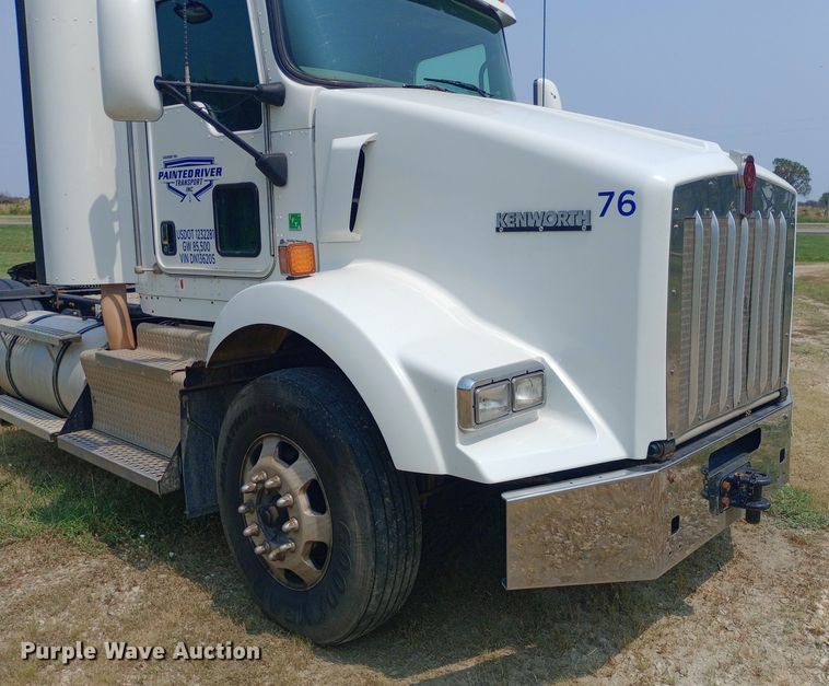 image for item NY9374 2012 Kenworth  T800 semi truck