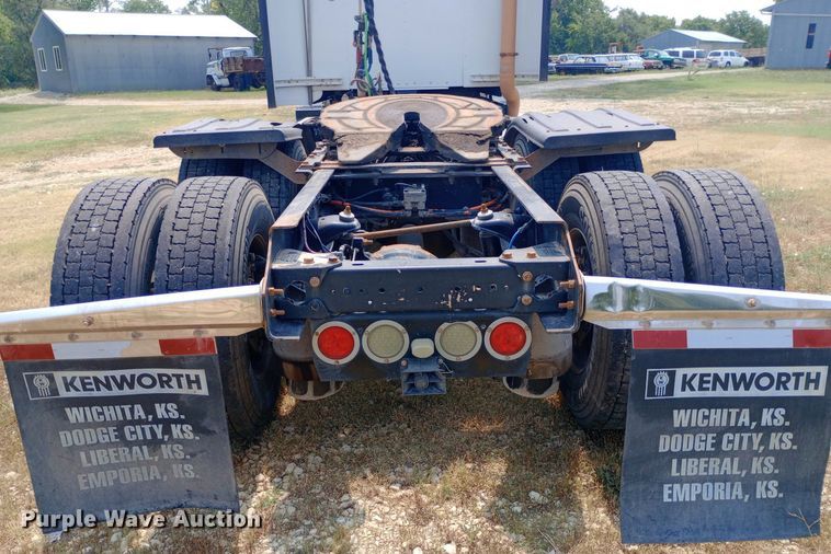 image for item NY9374 2012 Kenworth  T800 semi truck