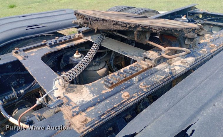 image for item NY9374 2012 Kenworth  T800 semi truck