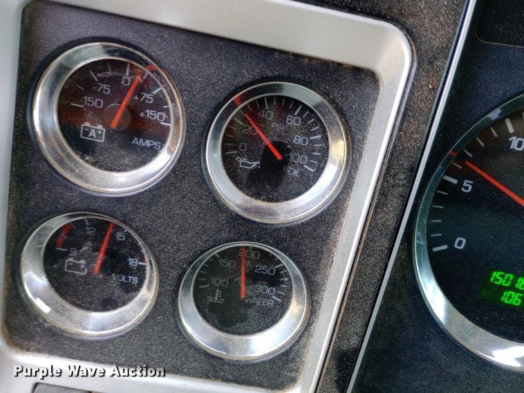 image for item NY9374 2012 Kenworth  T800 semi truck