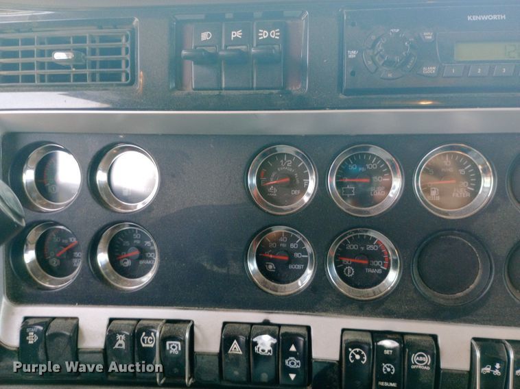 image for item NY9374 2012 Kenworth  T800 semi truck