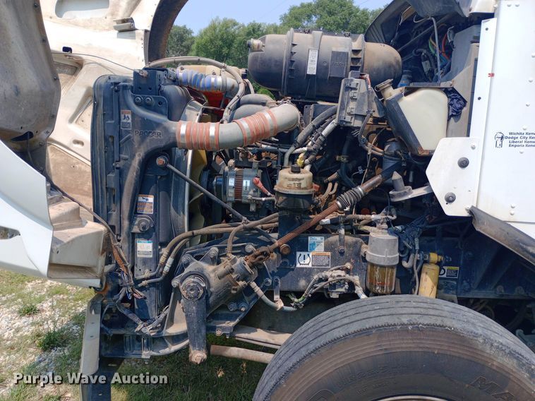 image for item NY9374 2012 Kenworth  T800 semi truck