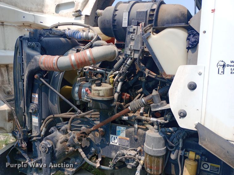 image for item NY9374 2012 Kenworth  T800 semi truck