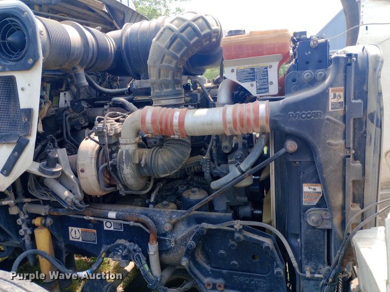 image for item NY9374 2012 Kenworth  T800 semi truck