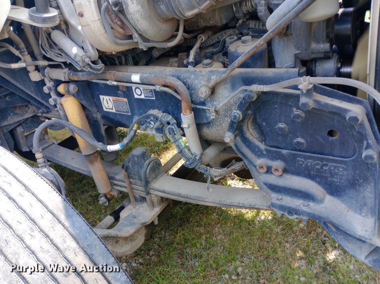 image for item NY9374 2012 Kenworth  T800 semi truck