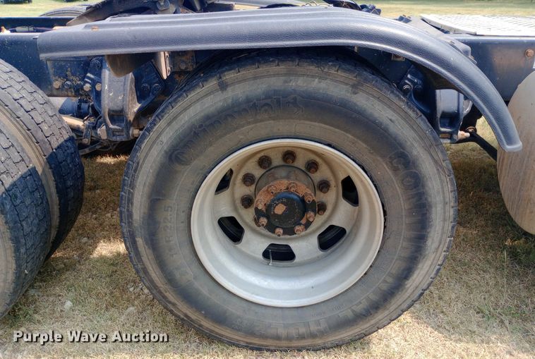 image for item NY9374 2012 Kenworth  T800 semi truck