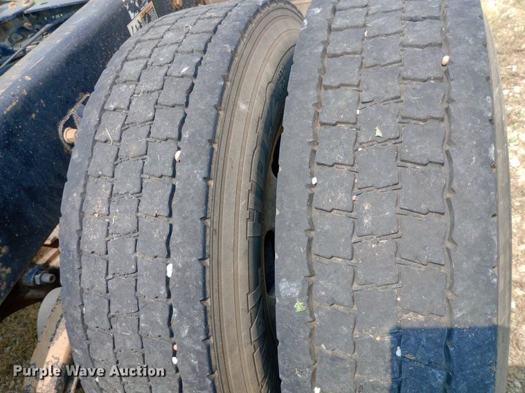 image for item NY9374 2012 Kenworth  T800 semi truck