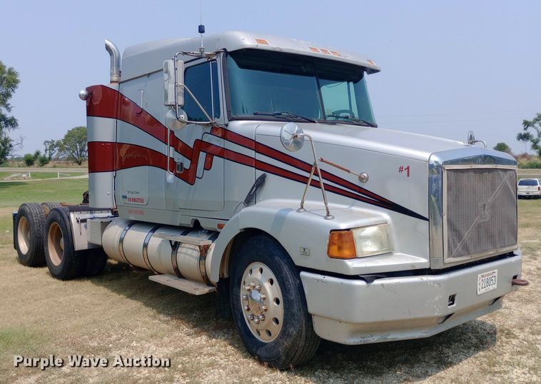 image for item NY9375 1991 Volvo White GMC semi truck