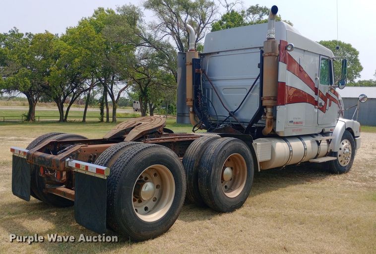 image for item NY9375 1991 Volvo White GMC semi truck