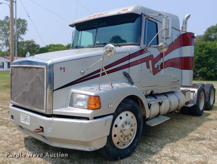 image for item NY9375 1991 Volvo White GMC semi truck