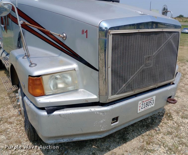 image for item NY9375 1991 Volvo White GMC semi truck