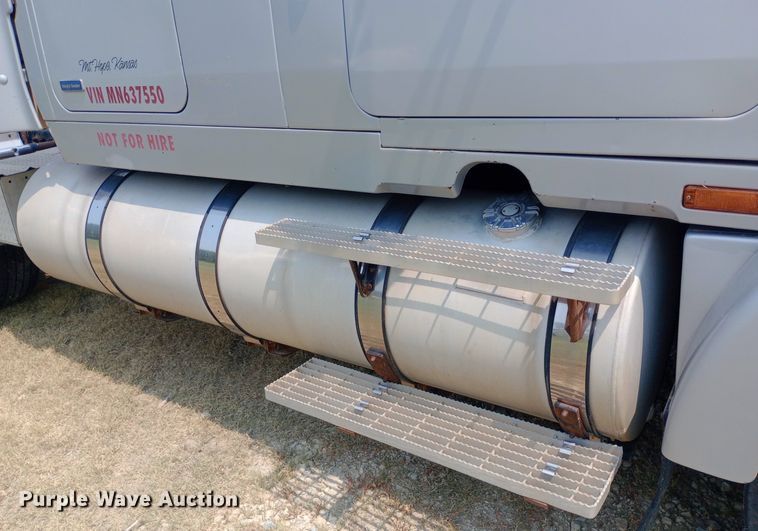 image for item NY9375 1991 Volvo White GMC semi truck