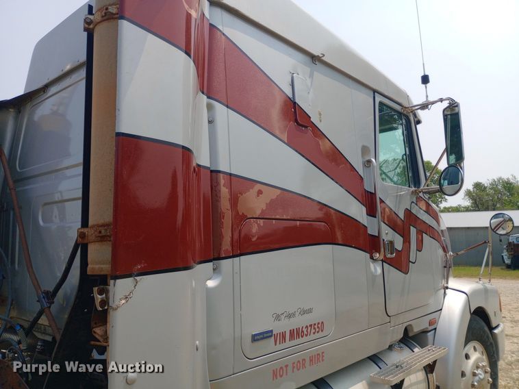 image for item NY9375 1991 Volvo White GMC semi truck