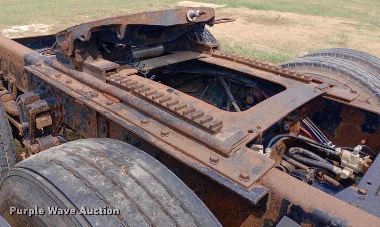 image for item NY9375 1991 Volvo White GMC semi truck