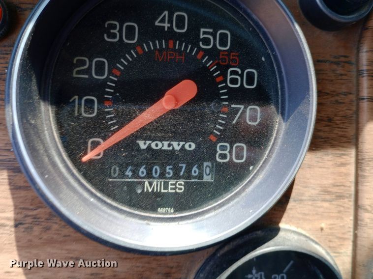 image for item NY9375 1991 Volvo White GMC semi truck