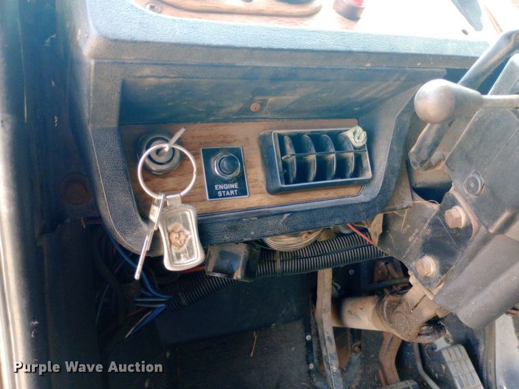 image for item NY9375 1991 Volvo White GMC semi truck