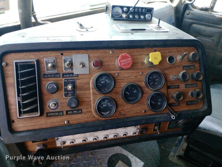 image for item NY9375 1991 Volvo White GMC semi truck