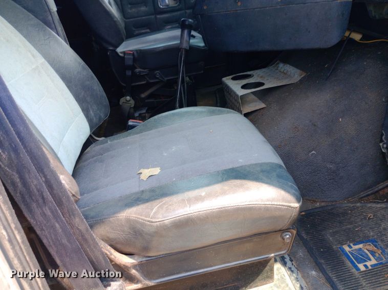 image for item NY9375 1991 Volvo White GMC semi truck