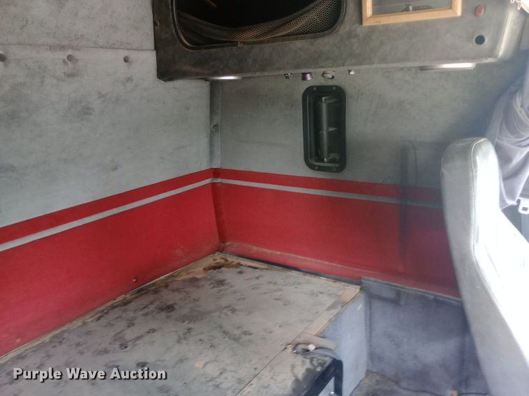 image for item NY9375 1991 Volvo White GMC semi truck