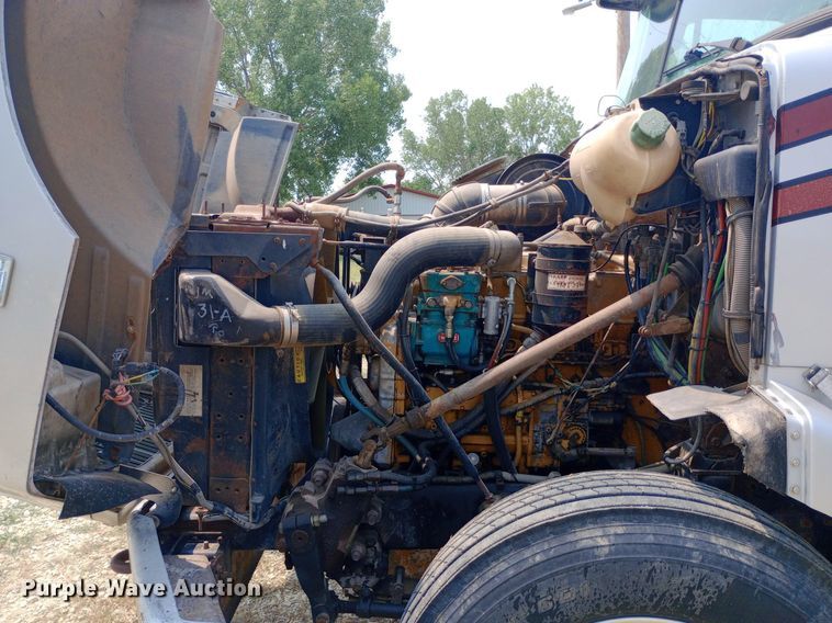 image for item NY9375 1991 Volvo White GMC semi truck