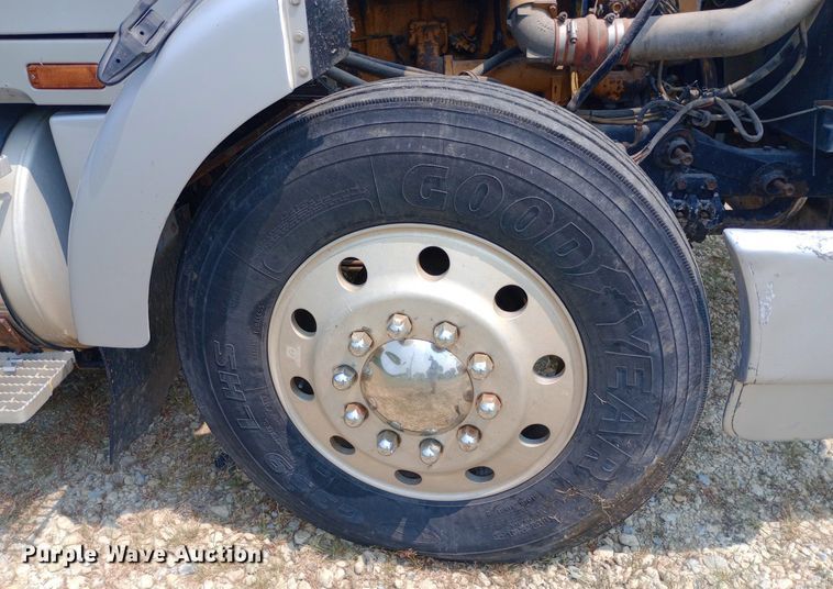 image for item NY9375 1991 Volvo White GMC semi truck